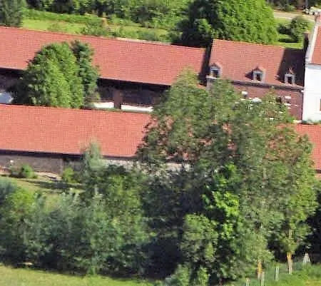 Les Hirondelles Holiday home *